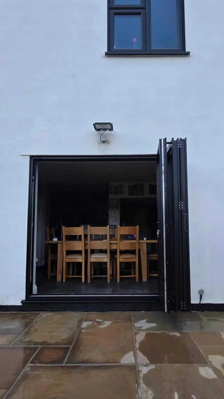 Aluminium bi-fold doors