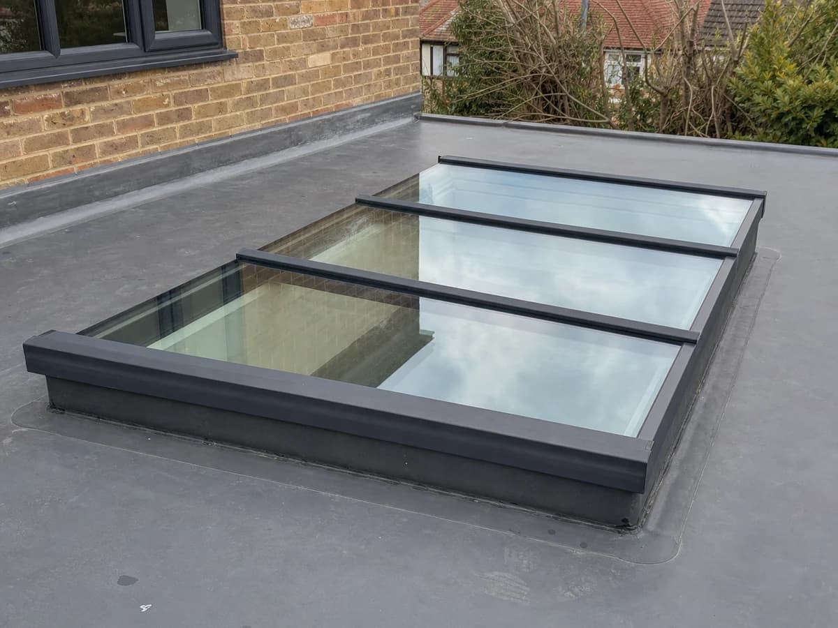 The roof and kerb detail from outside